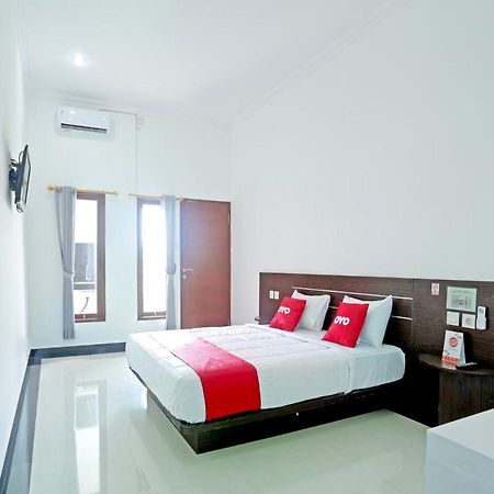 Oyo 90859 Cahaya Guest House Pesanggaran Екстериор снимка