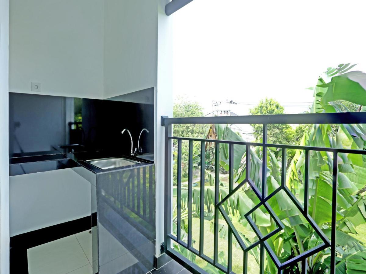 Oyo 90859 Cahaya Guest House Pesanggaran Екстериор снимка
