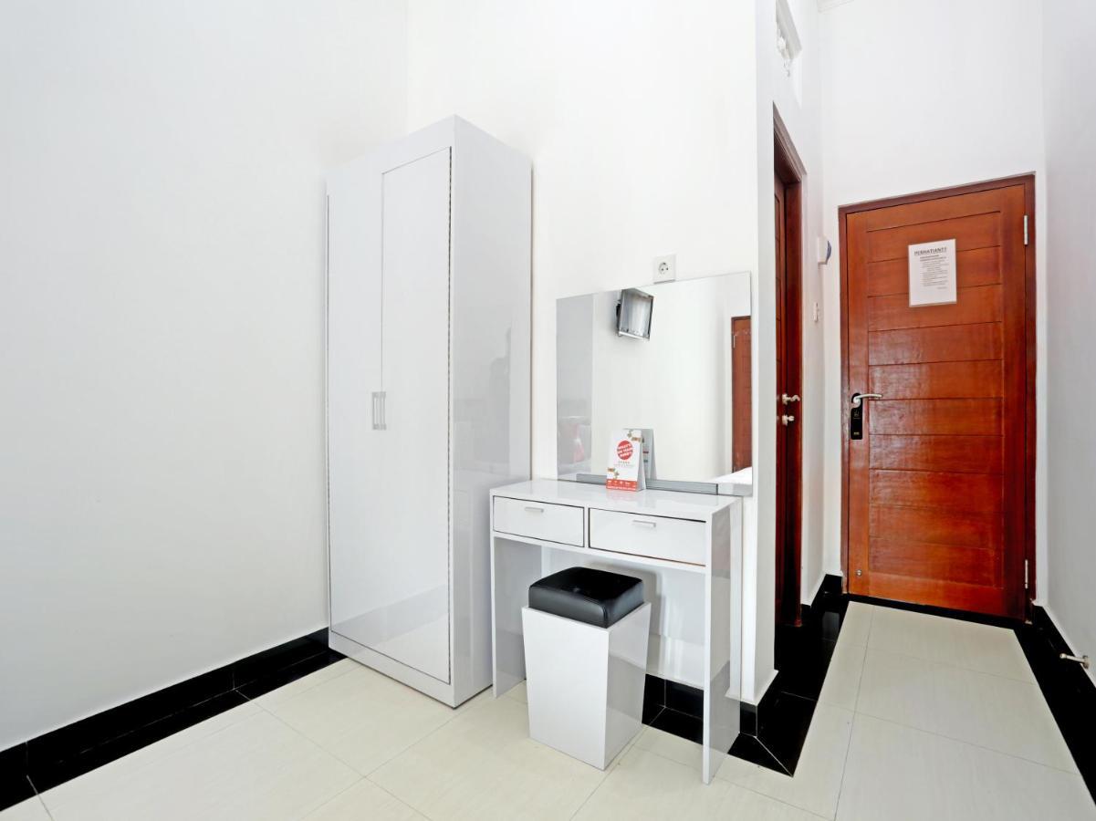 Oyo 90859 Cahaya Guest House Pesanggaran Екстериор снимка